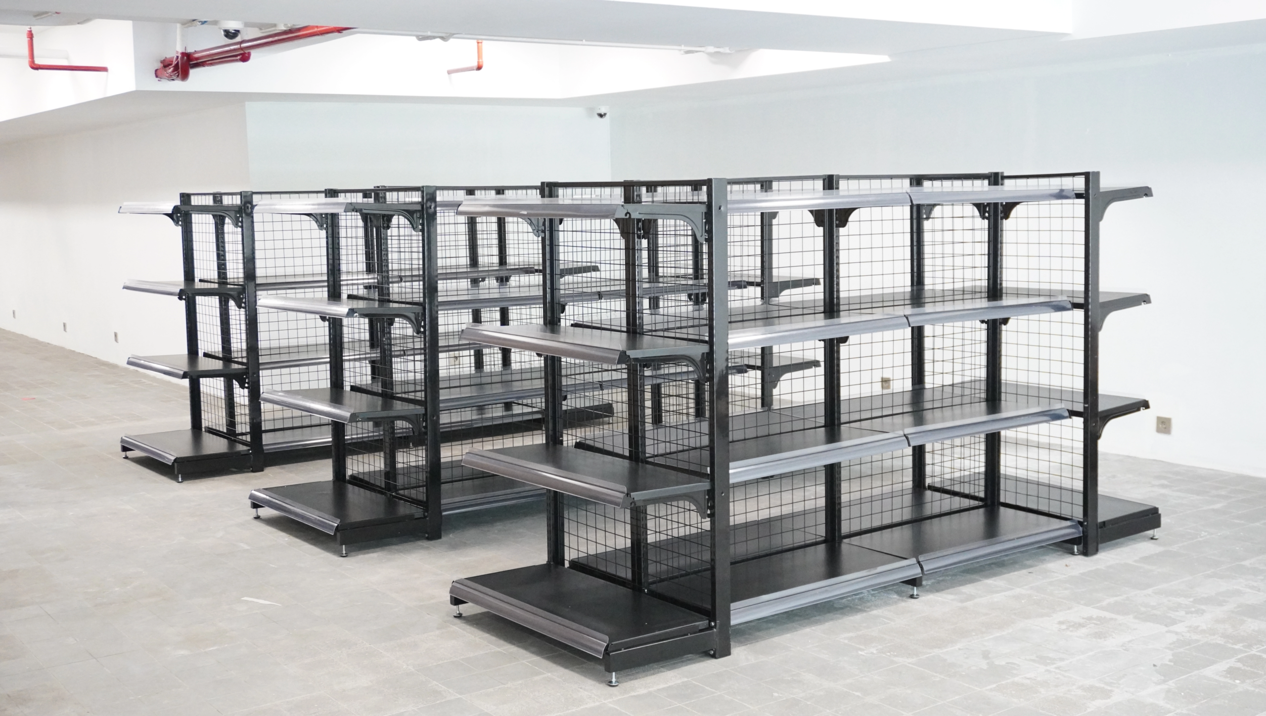 rak minimarket warna hitam